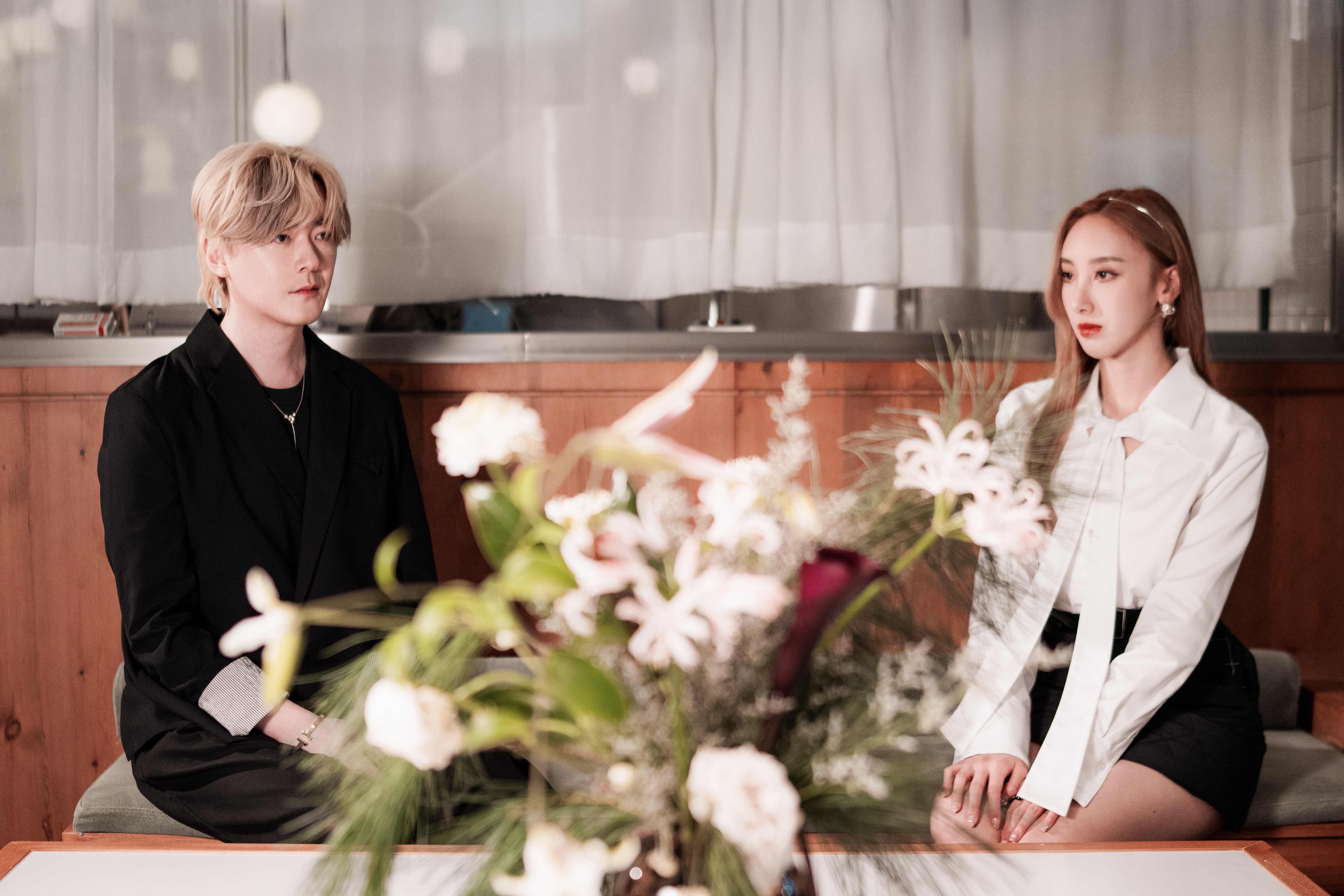 許靖韻繼〈作賤〉再推出合唱版，與洪卓立深情演繹〈作賤。矛盾〉