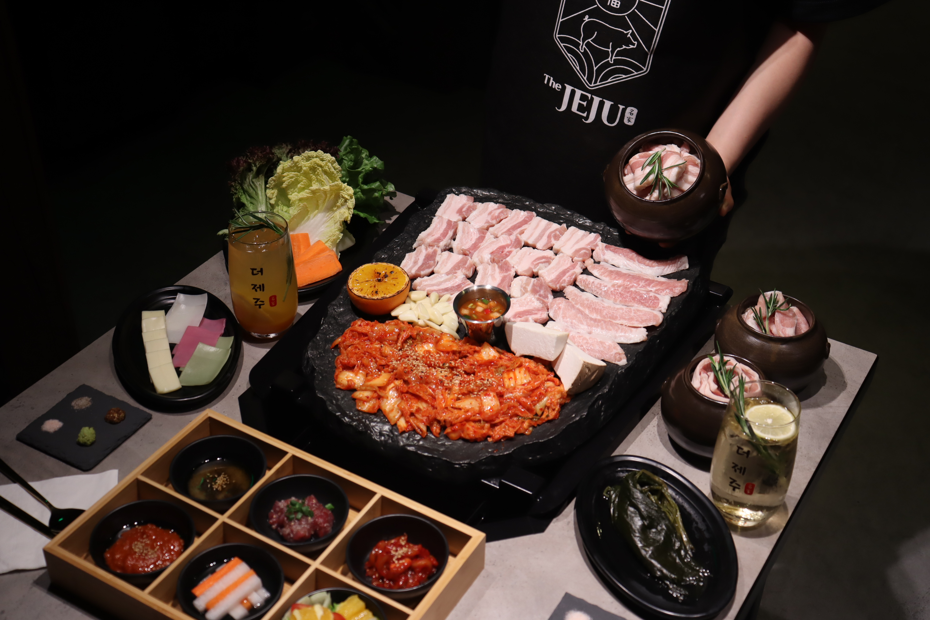 旺角新開濟州主題燒肉店 THE JEJU，獨家火山烤盤配黑毛豬盛宴