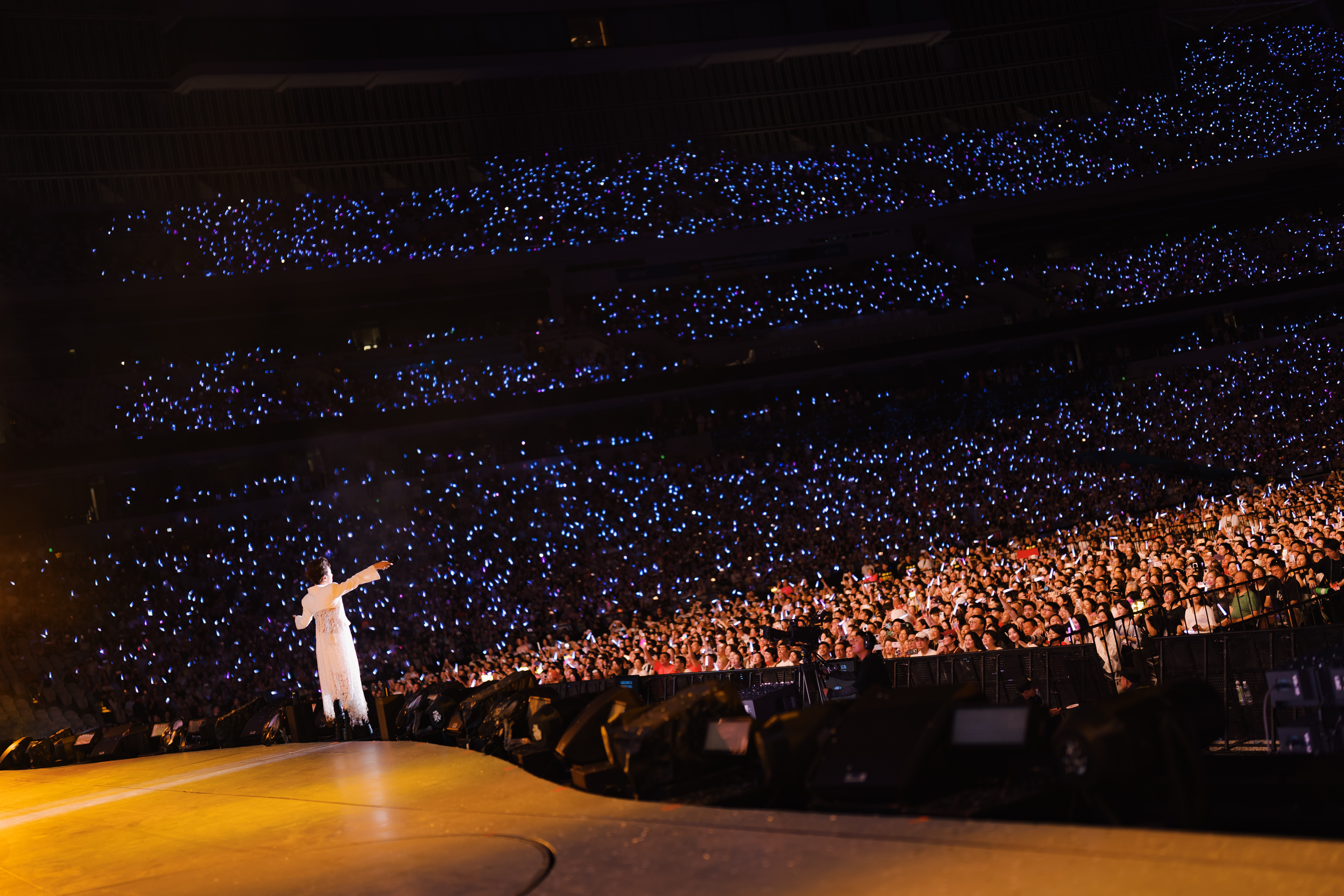 林憶蓮上海體育場盛大開唱：「上海是我生命一部分！」