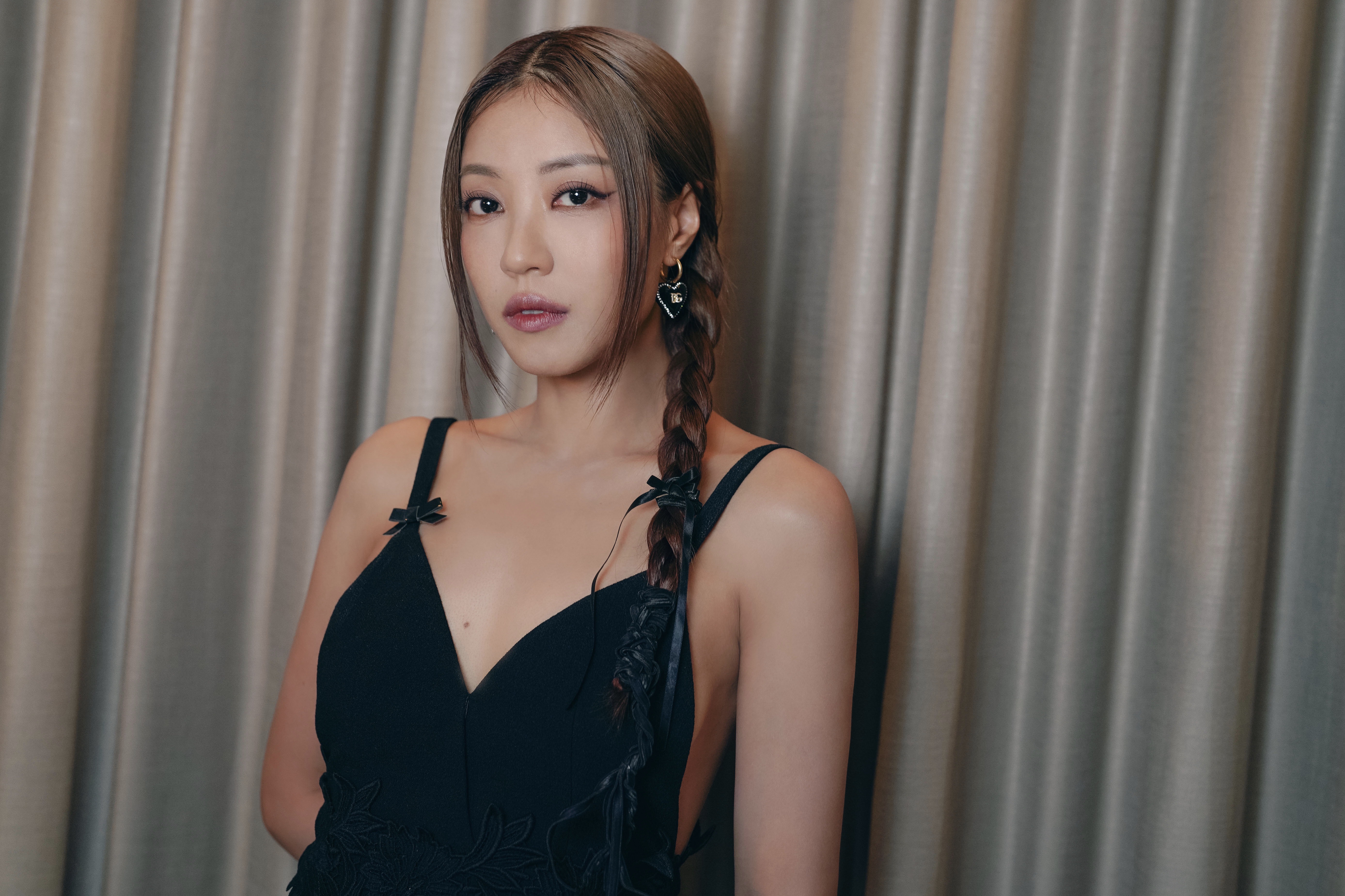 芯駖〈POSH〉MV 超炫目 CG 盡顯華麗，型格舞姿跳出高貴感