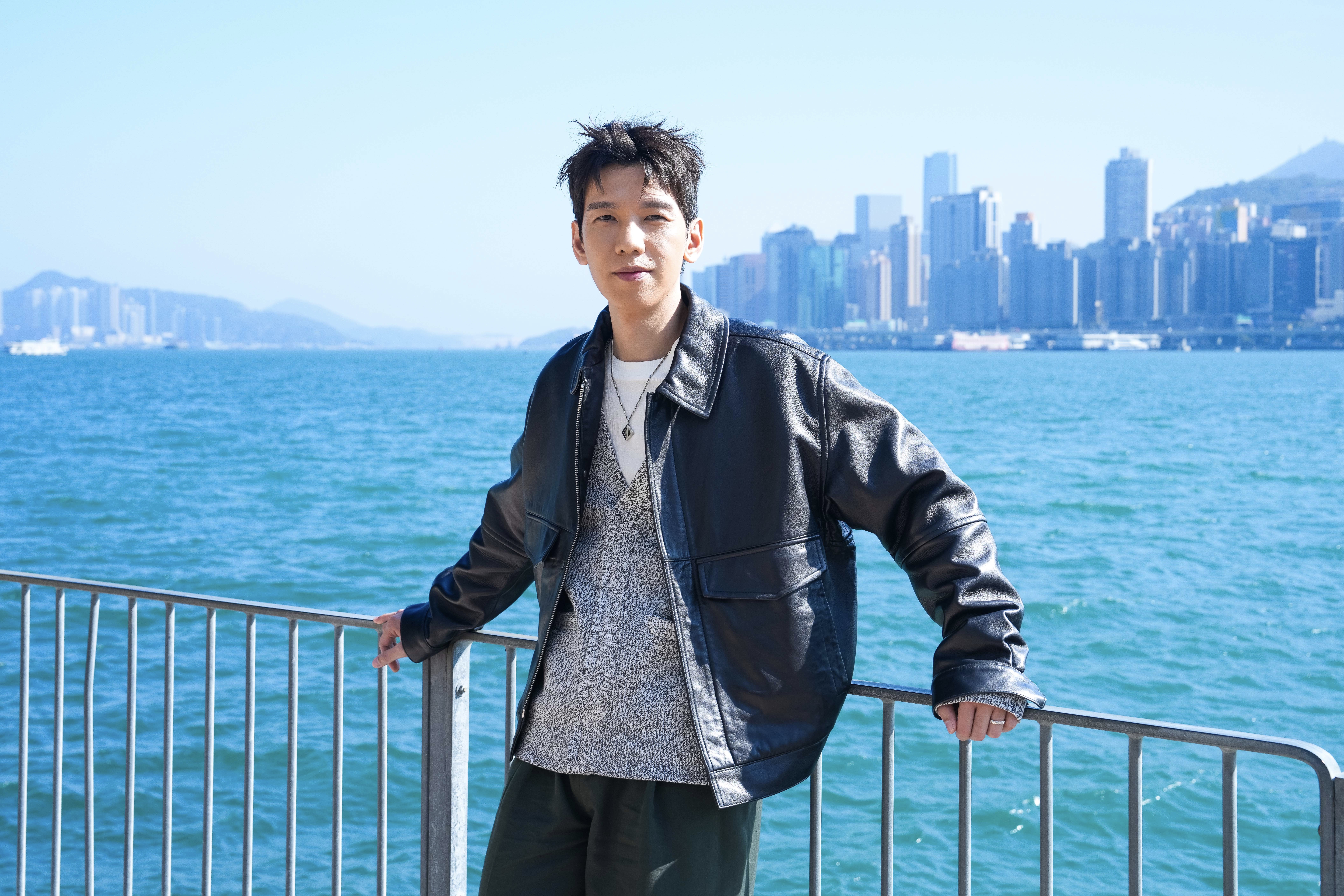 Phil 林奕匡最新專輯《The Next Station》寓意人生似不同站口：「我希望我的 next station，就是創作下一個 100 首歌！」