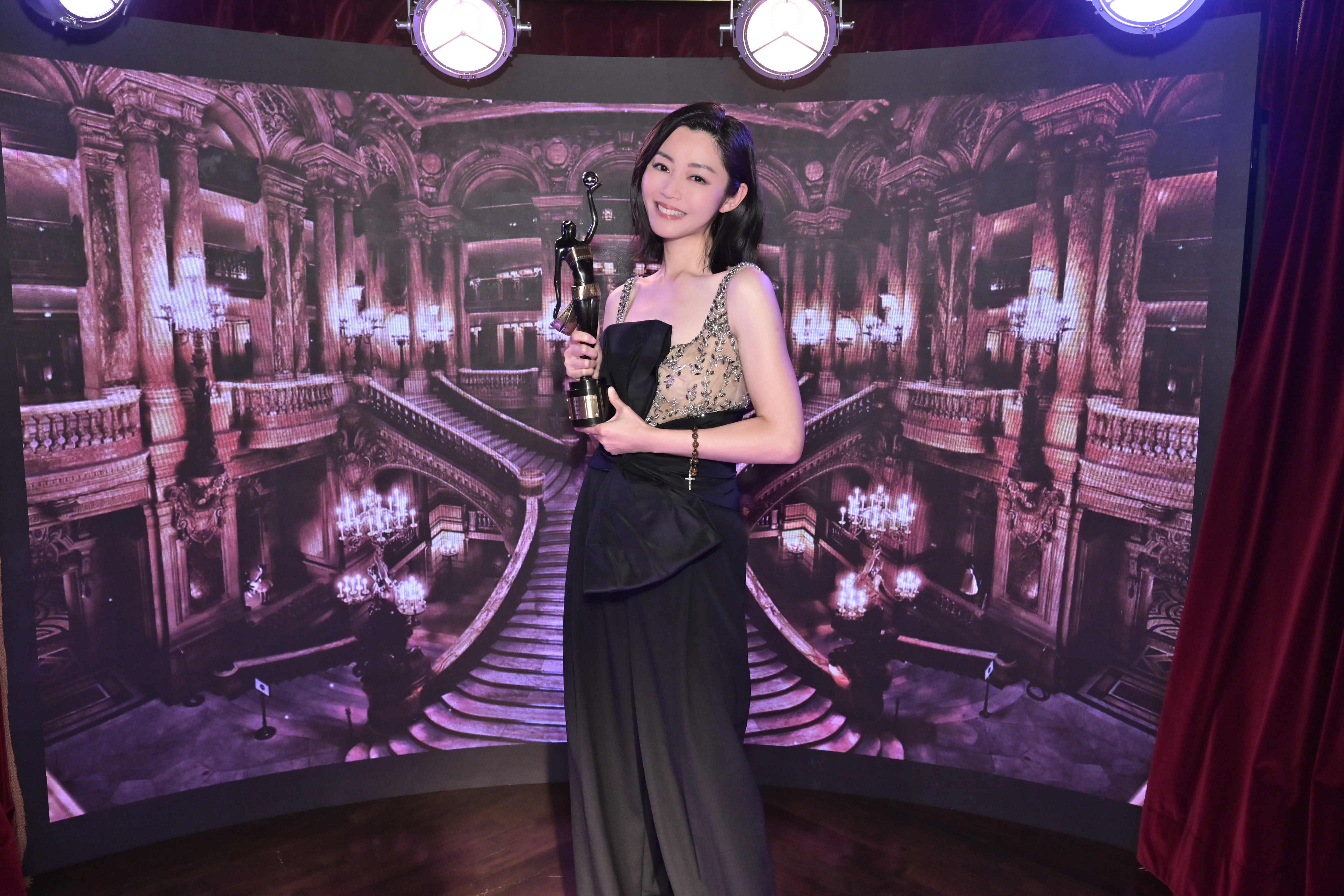 衛詩雅金像獎奪最佳女配角，楊受成開 P 慶祝