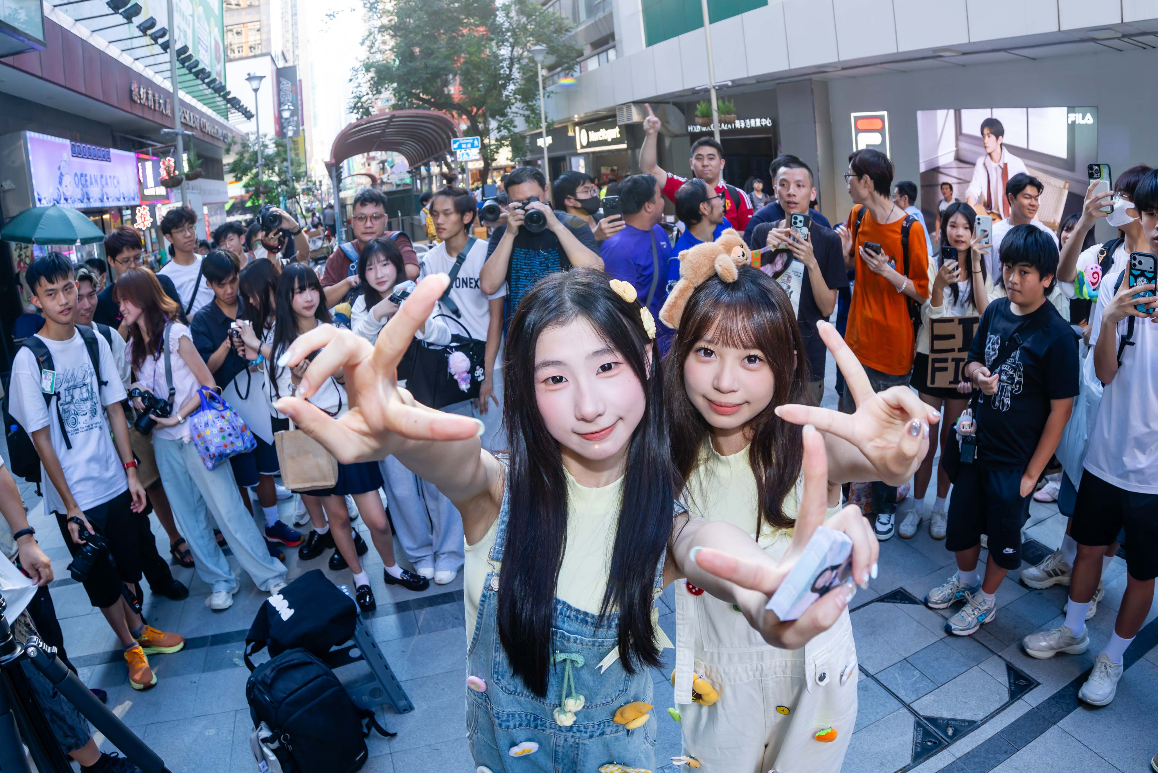 「IdG 偶像女生」一期生年紀最細的忙內組合 — 15 歲 Fiona + 17 歲 Elva 組成二人組合